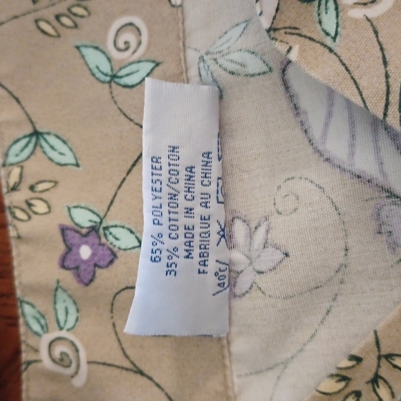 MOBB SCRUBS TOP - Picture 8 of 8